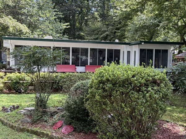 55 Riverside Pl Place, Cleveland, GA 30528