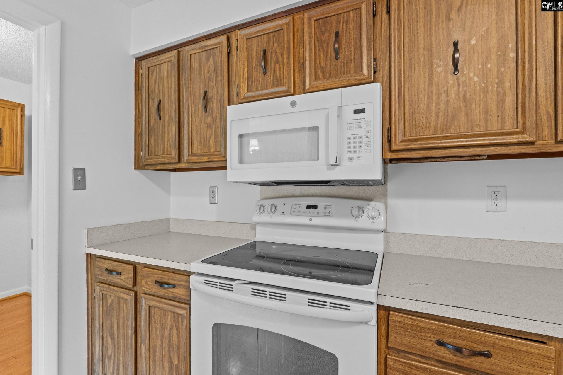 101 Stuart Lane  Photo 10