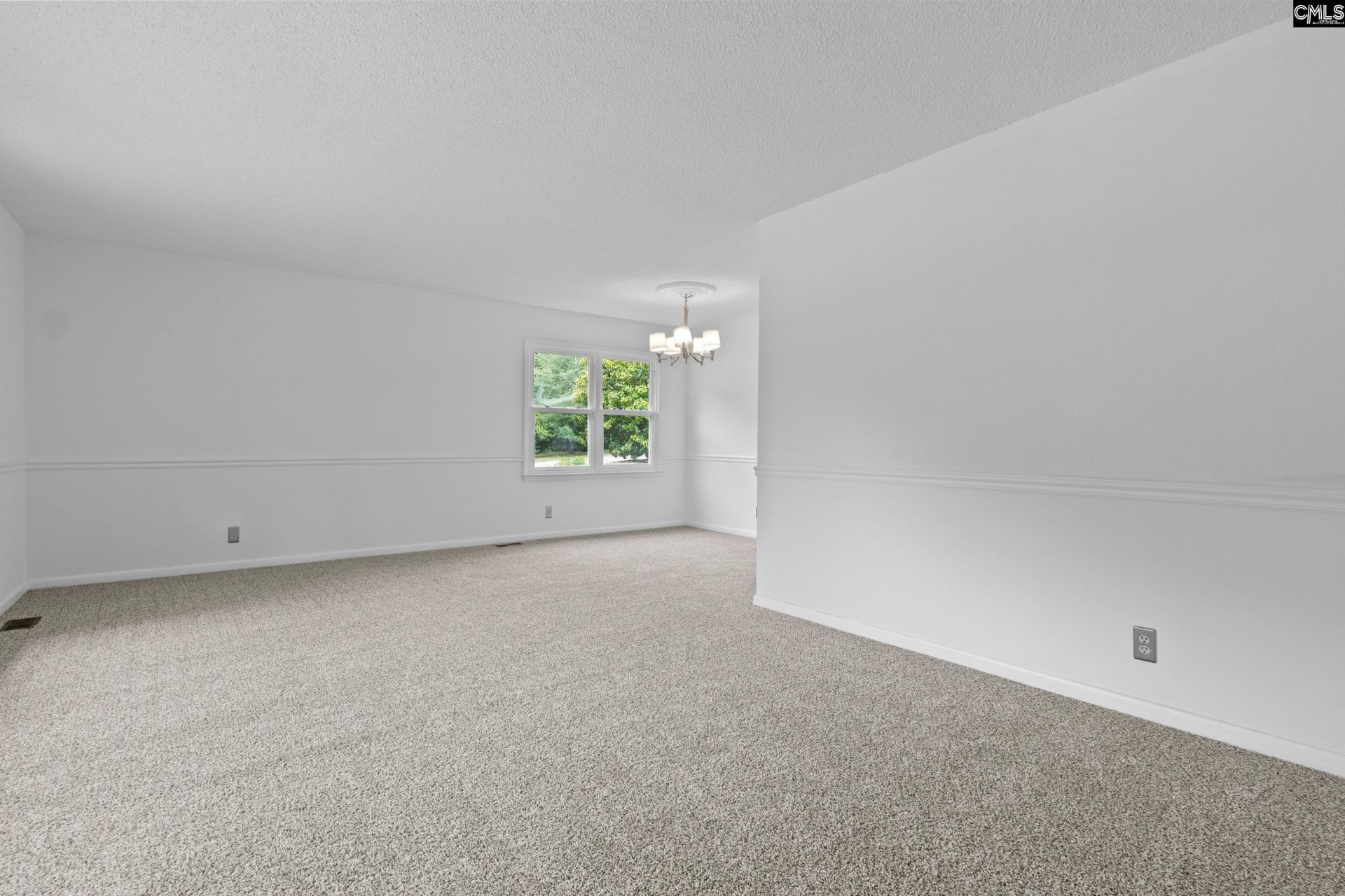 101 Stuart Lane  Photo 4