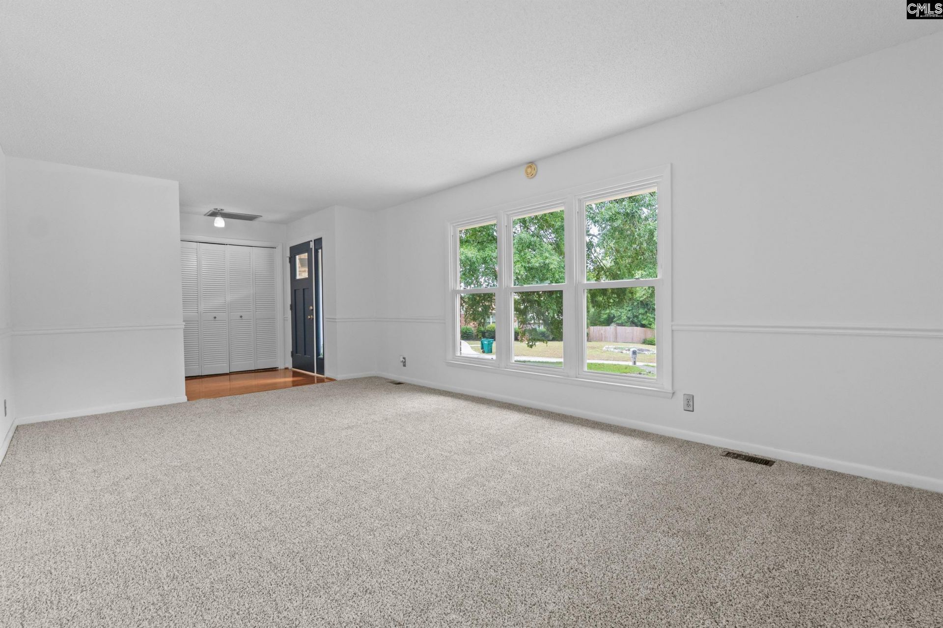 101 Stuart Lane  Photo 6