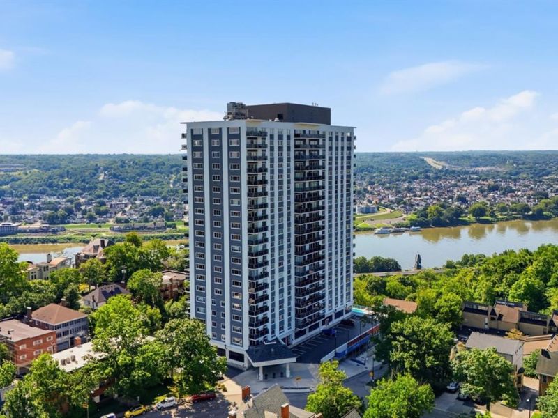 2200 Victory Parkway, Unit 905, Cincinnati, OH 45206 Photo 2