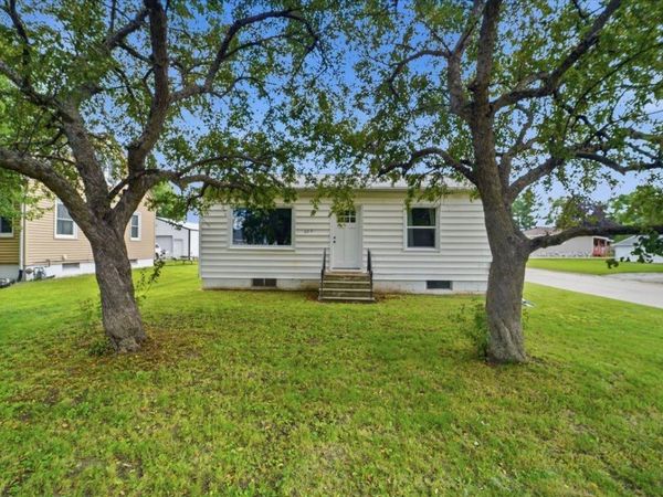 602 E End Avenue, Evansdale, IA 50707