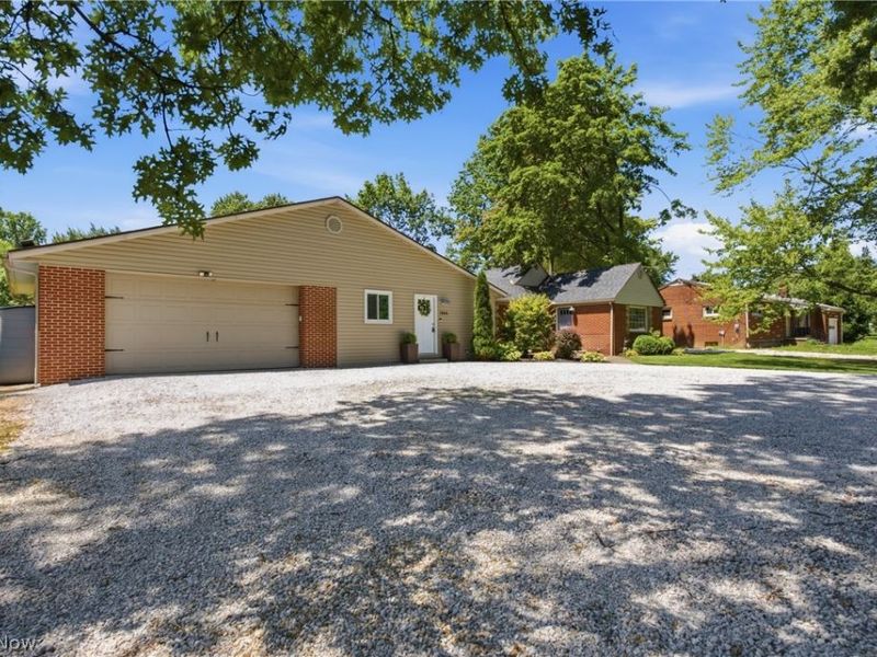 1846 Edwards Drive , Akron, OH 44306 Photo 3