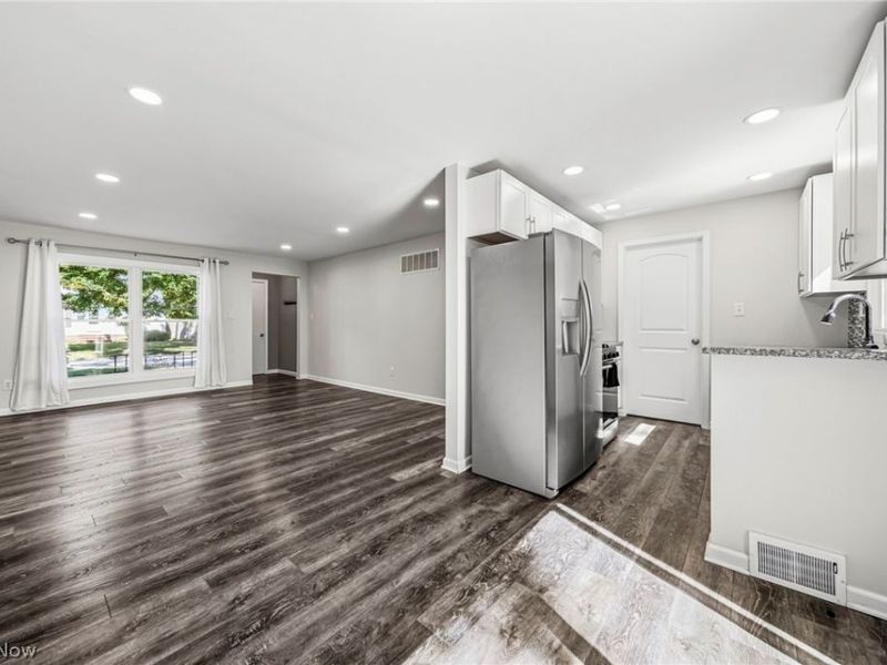 913 Glenside Road, South Euclid, OH 44121 Photo 10