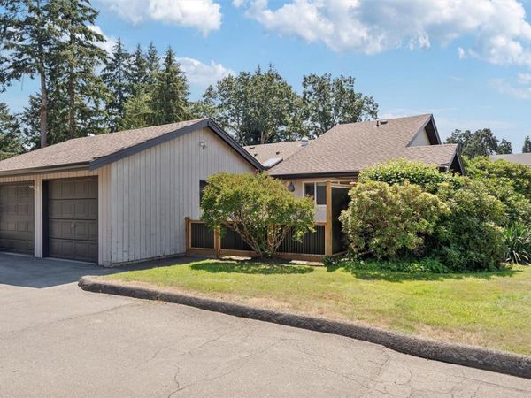1184 Clarke Rd, Unit #4, Central Saanich, BC V8N 2C3