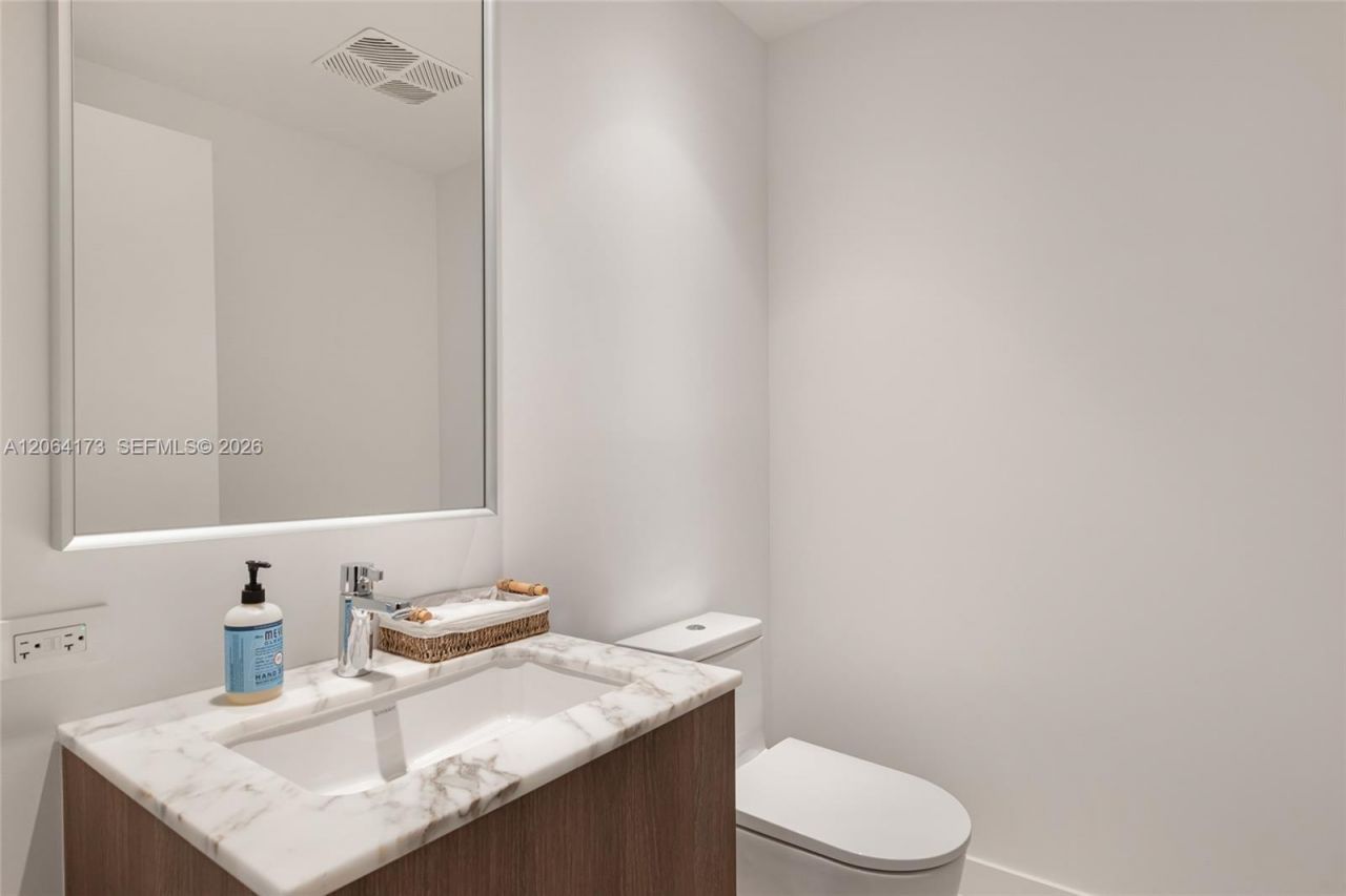 500 Alton Rd , Unit 1204, Miami Beach, FL 33139 Photo