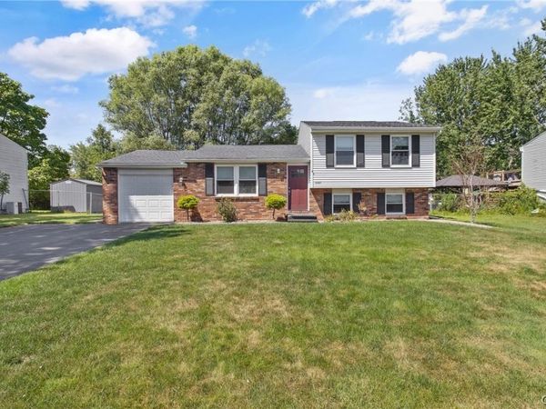 8307 Spicebush, Liverpool, NY 13090