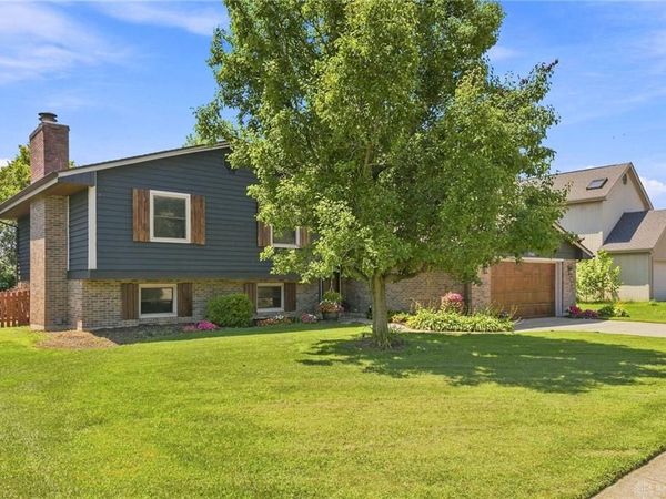 1748 Sherwood Forest Drive, Miamisburg, OH 45342