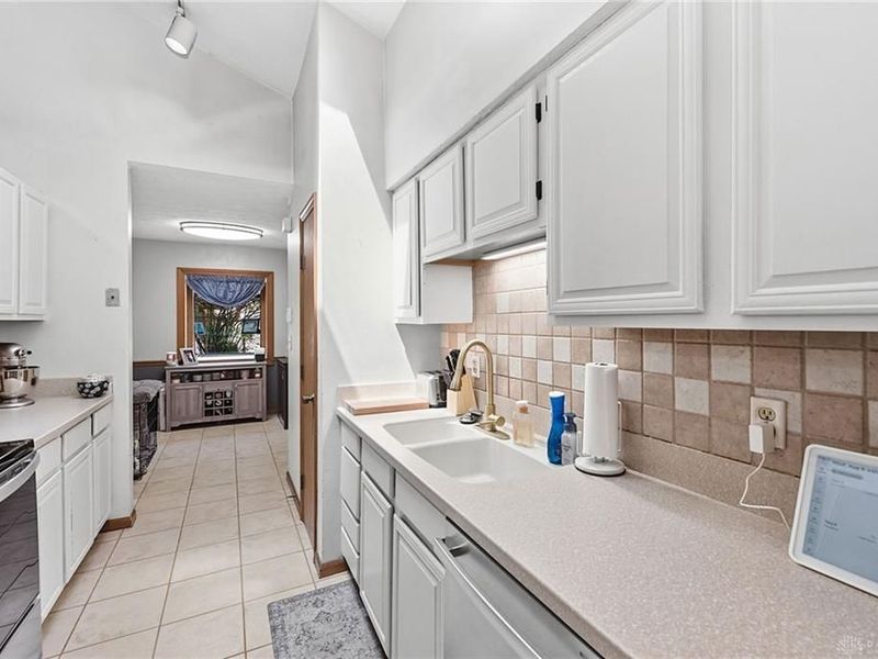 1748 Sherwood Forest Drive, Miamisburg, OH 45342 Photo 10