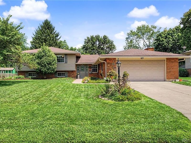 5696 Overbrooke Road, Kettering, OH 45440 Photo 1