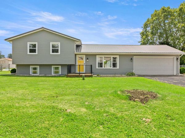 516 Catherine Drive, Sweetser, IN 46987