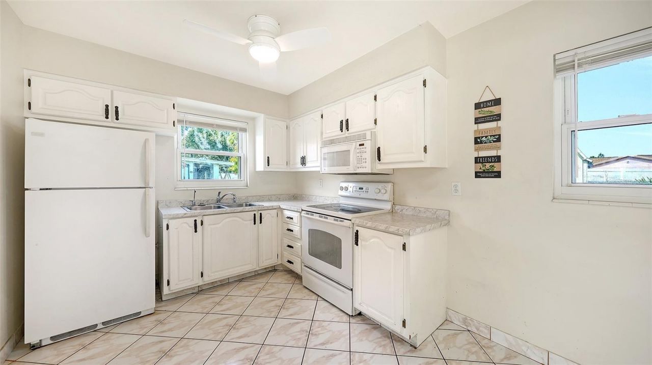 3307 Newtown Boulevard, Sarasota, FL 34234 Photo