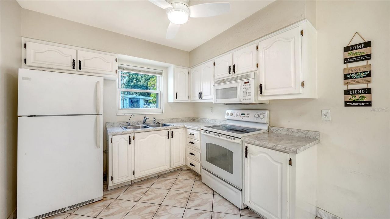3307 Newtown Boulevard, Sarasota, FL 34234 Photo