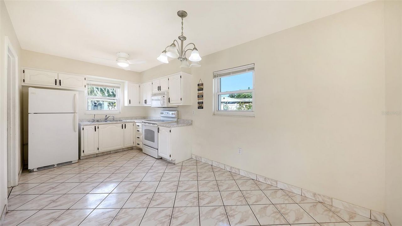 3307 Newtown Boulevard, Sarasota, FL 34234 Photo