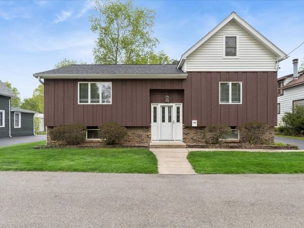 1631 Park Street , McHenry, IL 60050