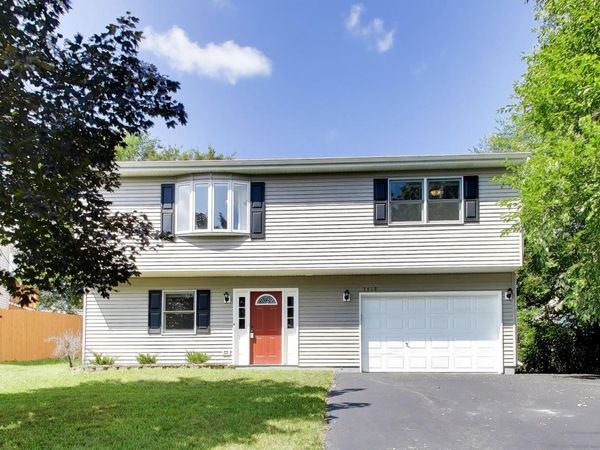5418 Hillside Drive , McHenry, IL 60050