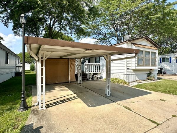 3268 Meadow Drive, Park City, IL 60085