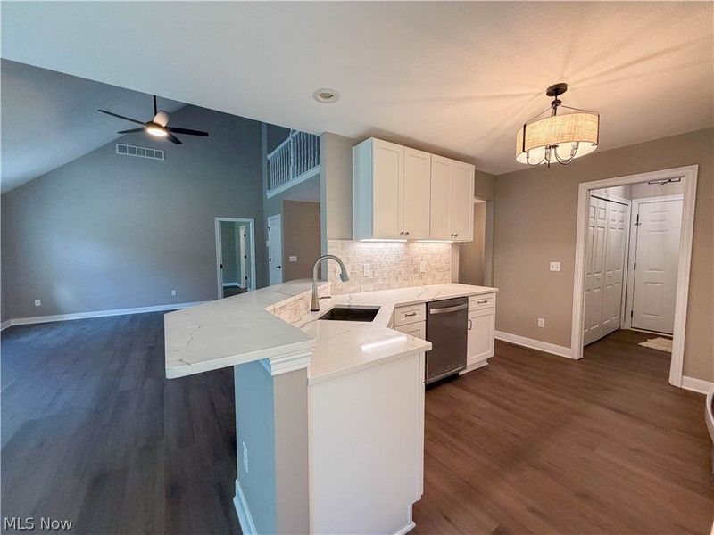 90 Lake Pointe Circle, Canfield, OH 44406 Photo 11