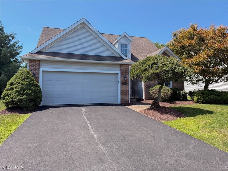 90 Lake Pointe Circle, Canfield, OH 44406 Photo 2