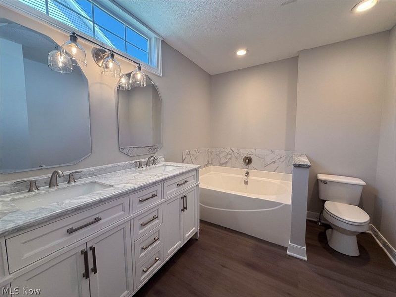 90 Lake Pointe Circle, Canfield, OH 44406 Photo 23