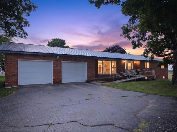 1629 Warner Road N, Sumner, MI 48889