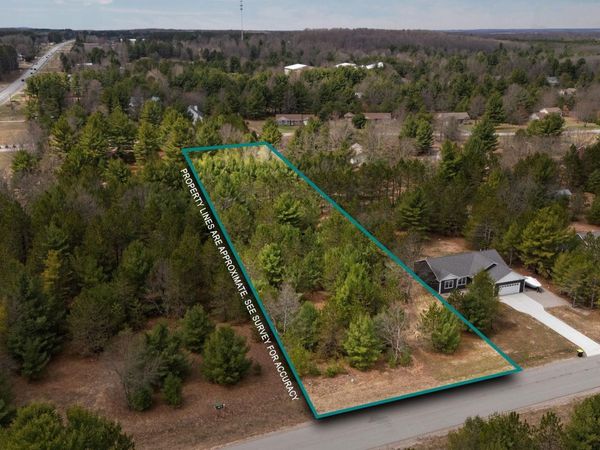31 Old Cabin Drive, Interlochen, MI 49634