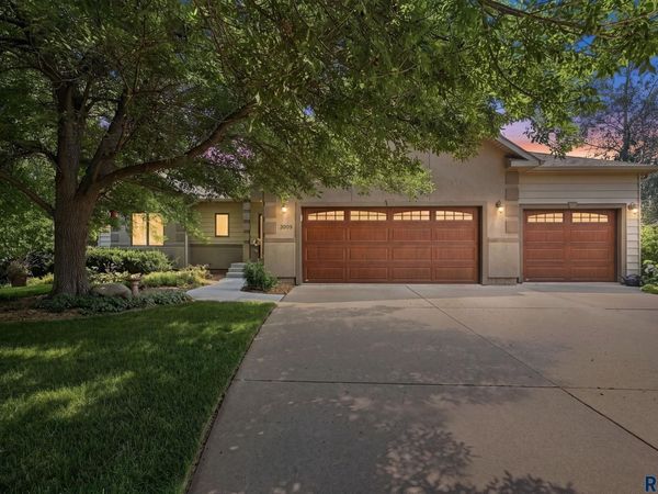 3509 E Braeburn Cir, Sioux Falls, SD 57103