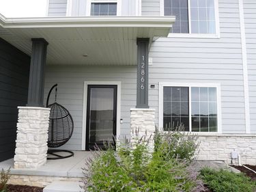 12866 S 47 Plaza, Papillion, NE 68133
