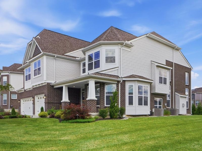 9412 Sunstone Drive, West Chester, OH 45241 Photo 2