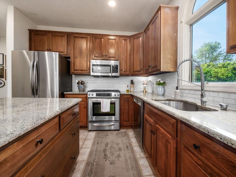 361 Ashmoore Circle W, Powell, OH 43065 Photo 12