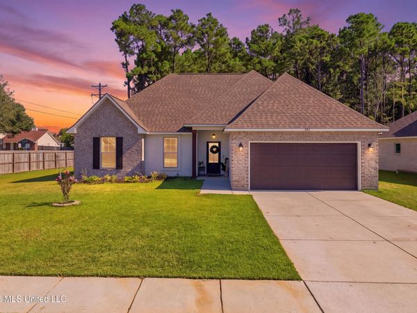880 Leeward Drive, Biloxi, MS 39532
