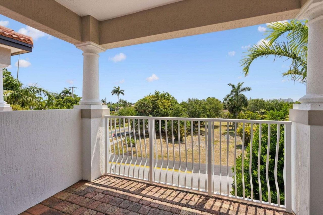 3863 NE 22nd Way, Lighthouse Point, FL 33064 Photo