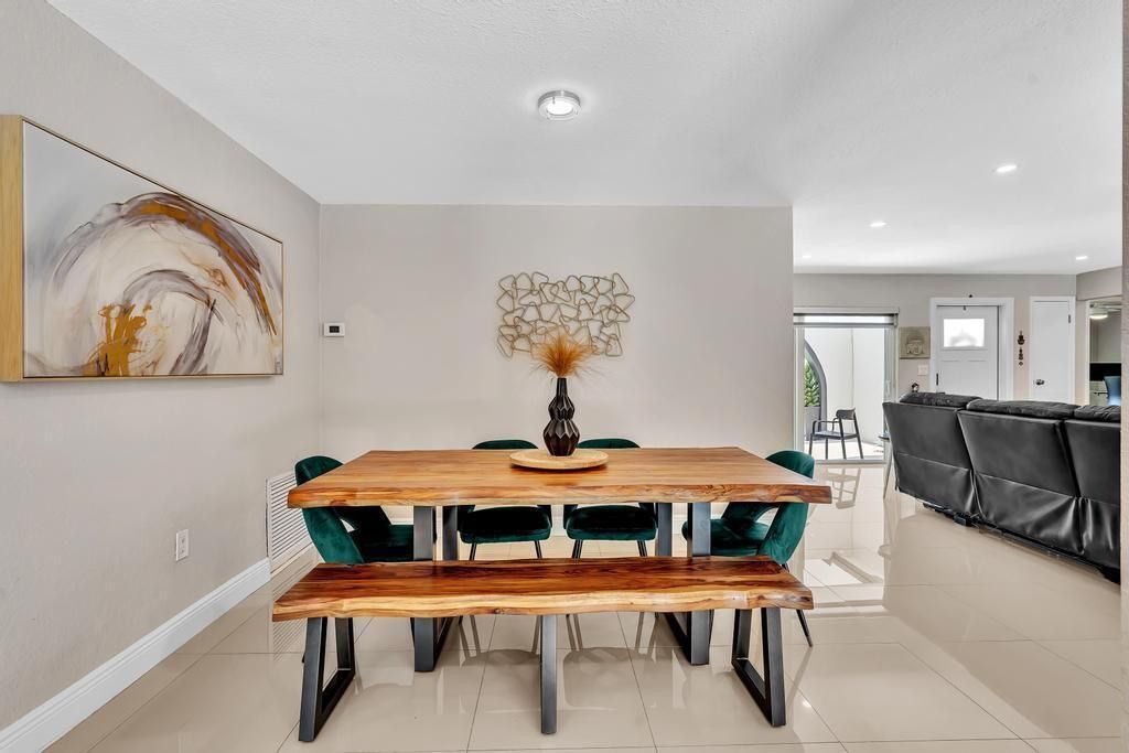 2070 NW 78th Avenue, Sunrise, FL 33322 Photo