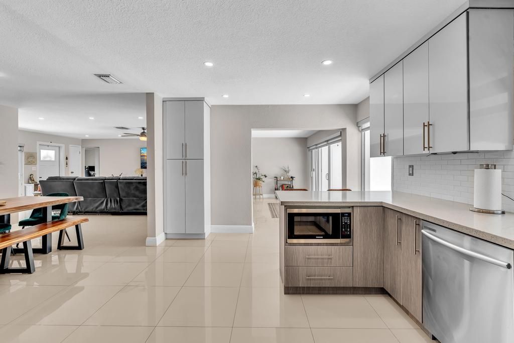 2070 NW 78th Avenue, Sunrise, FL 33322 Photo
