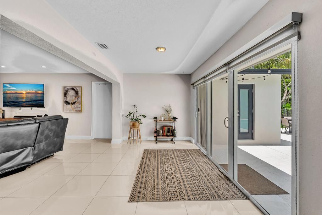 2070 NW 78th Avenue, Sunrise, FL 33322 Photo