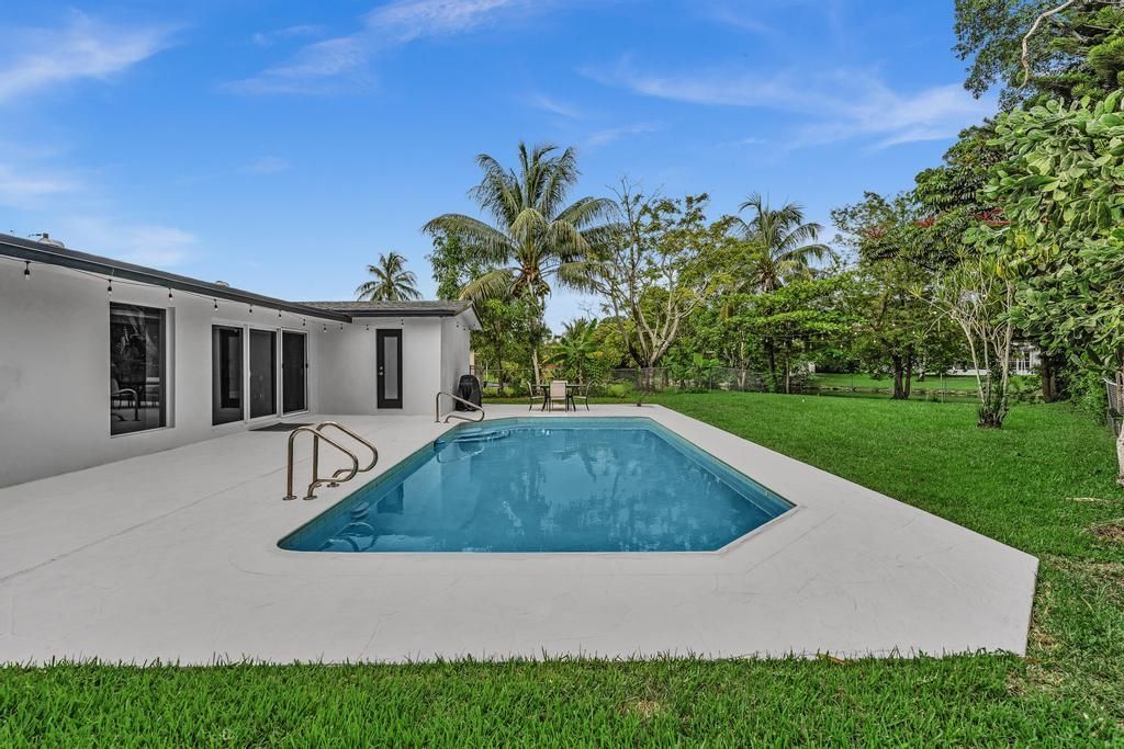 2070 NW 78th Avenue, Sunrise, FL 33322 Photo