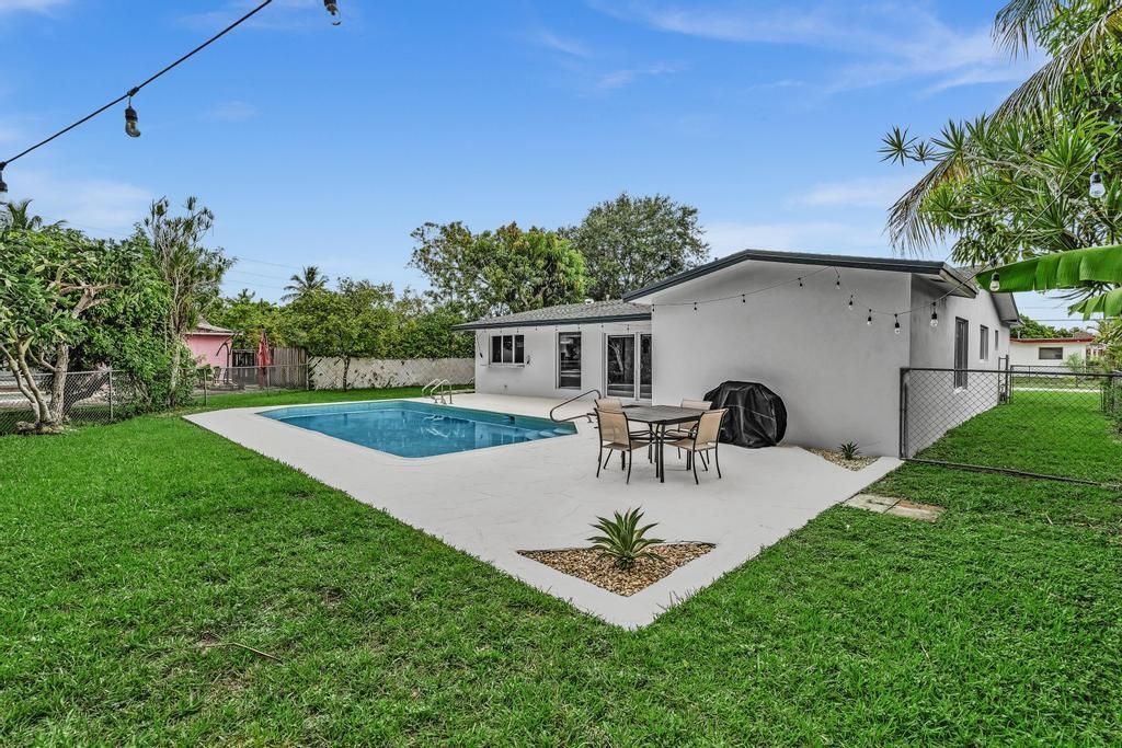 2070 NW 78th Avenue, Sunrise, FL 33322 Photo