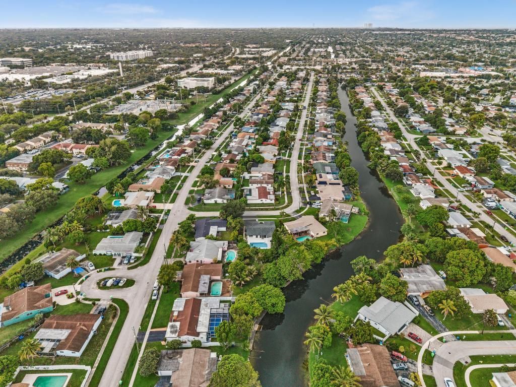 2070 NW 78th Avenue, Sunrise, FL 33322 Photo