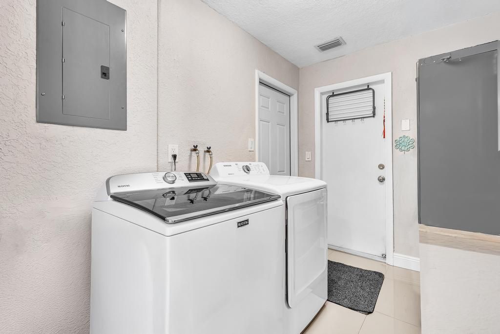 2070 NW 78th Avenue, Sunrise, FL 33322 Photo