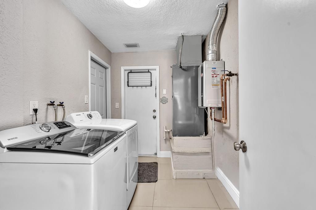 2070 NW 78th Avenue, Sunrise, FL 33322 Photo