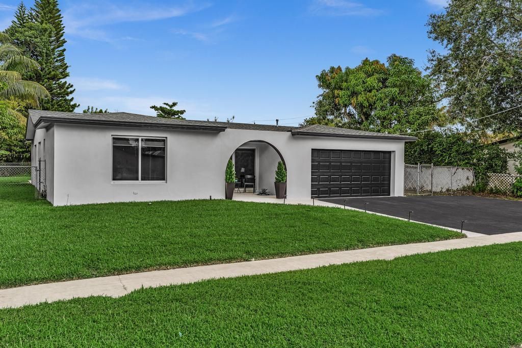 2070 NW 78th Avenue, Sunrise, FL 33322 Photo
