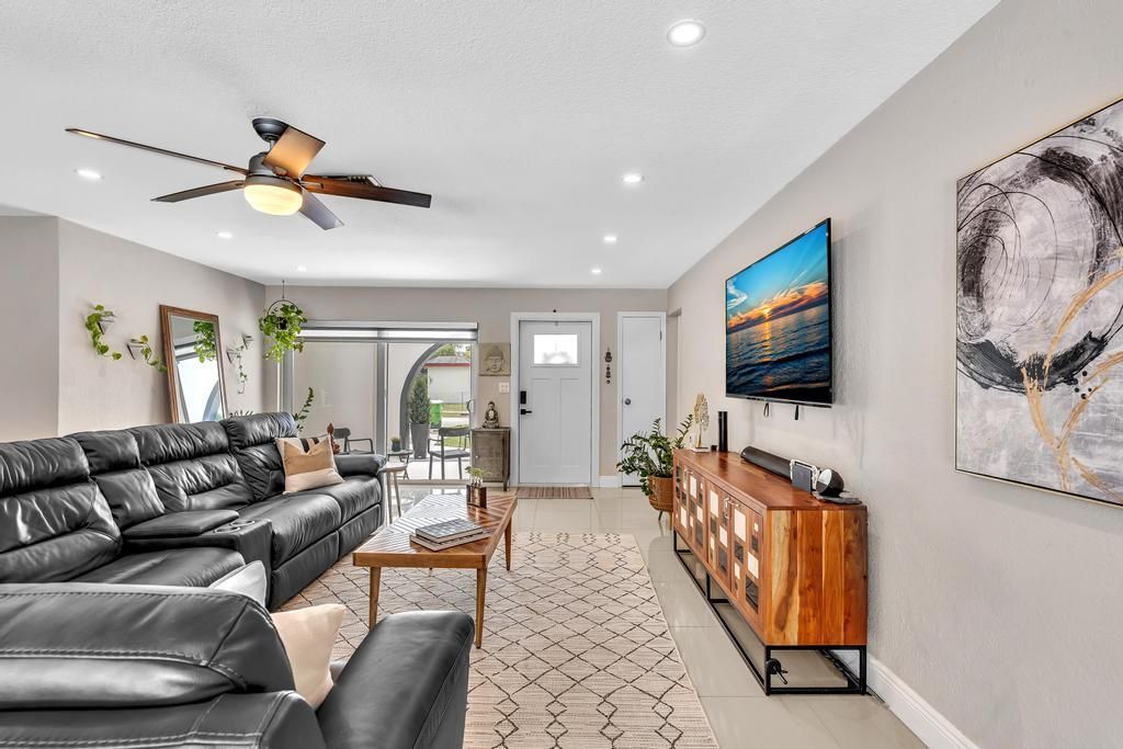 2070 NW 78th Avenue, Sunrise, FL 33322 Photo