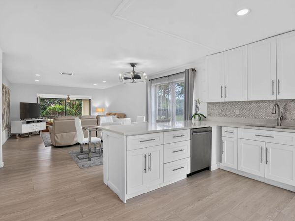 8545 Casa Del Lago, Unit 38 H, Boca Raton, FL 33433