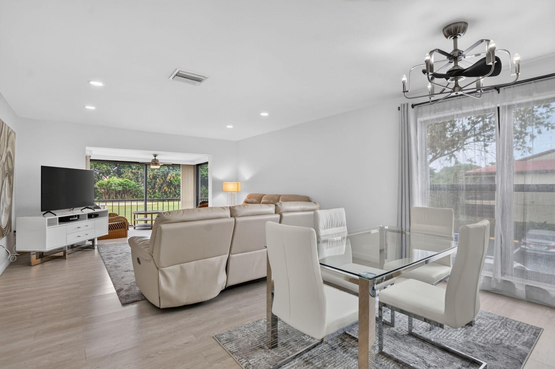 8545 Casa Del Lago, Unit 38 H, Boca Raton, FL 33433 Photo