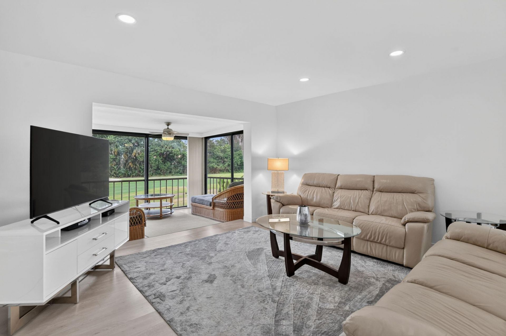 8545 Casa Del Lago, Unit 38 H, Boca Raton, FL 33433 Photo