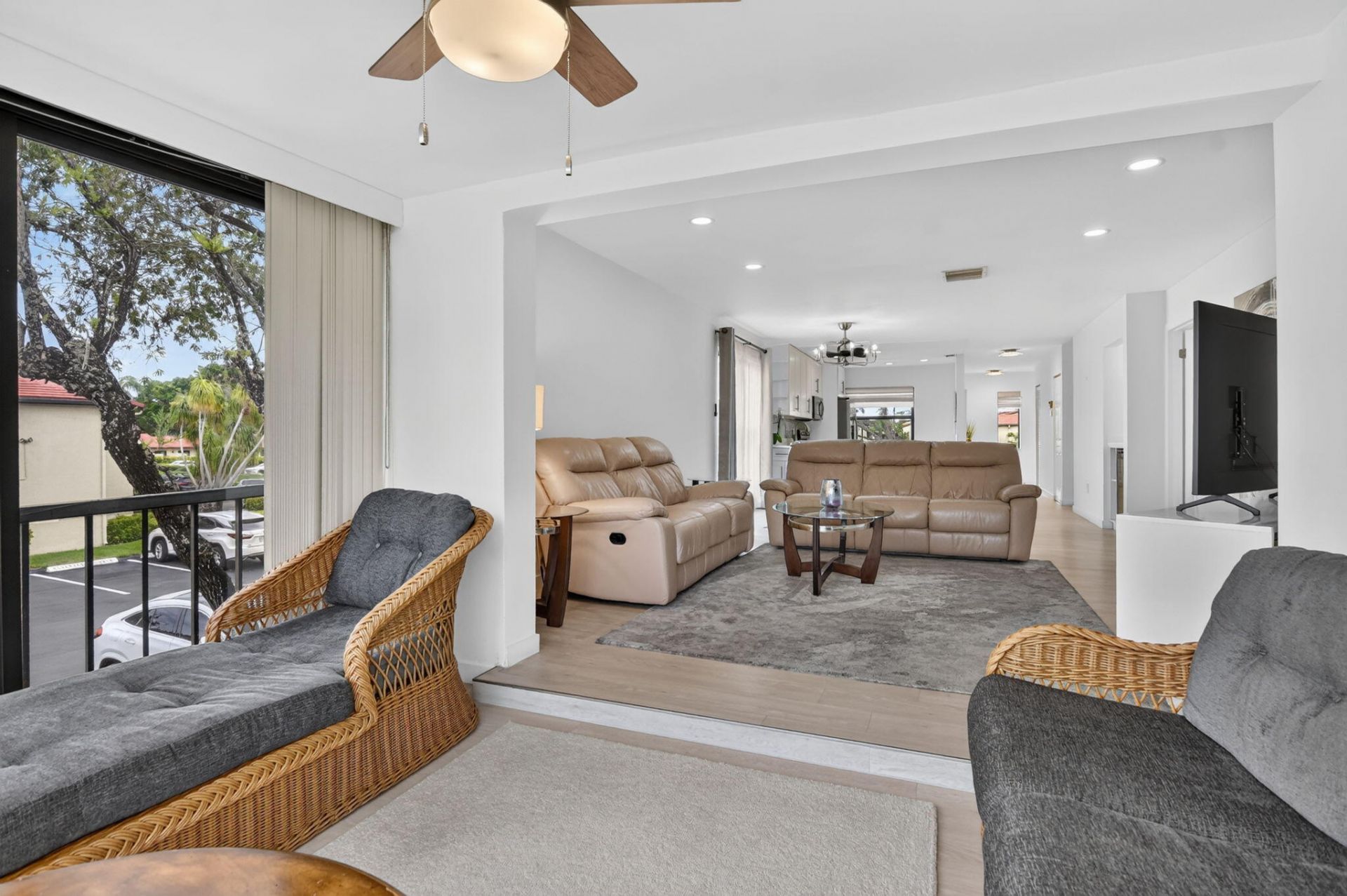 8545 Casa Del Lago, Unit 38 H, Boca Raton, FL 33433 Photo