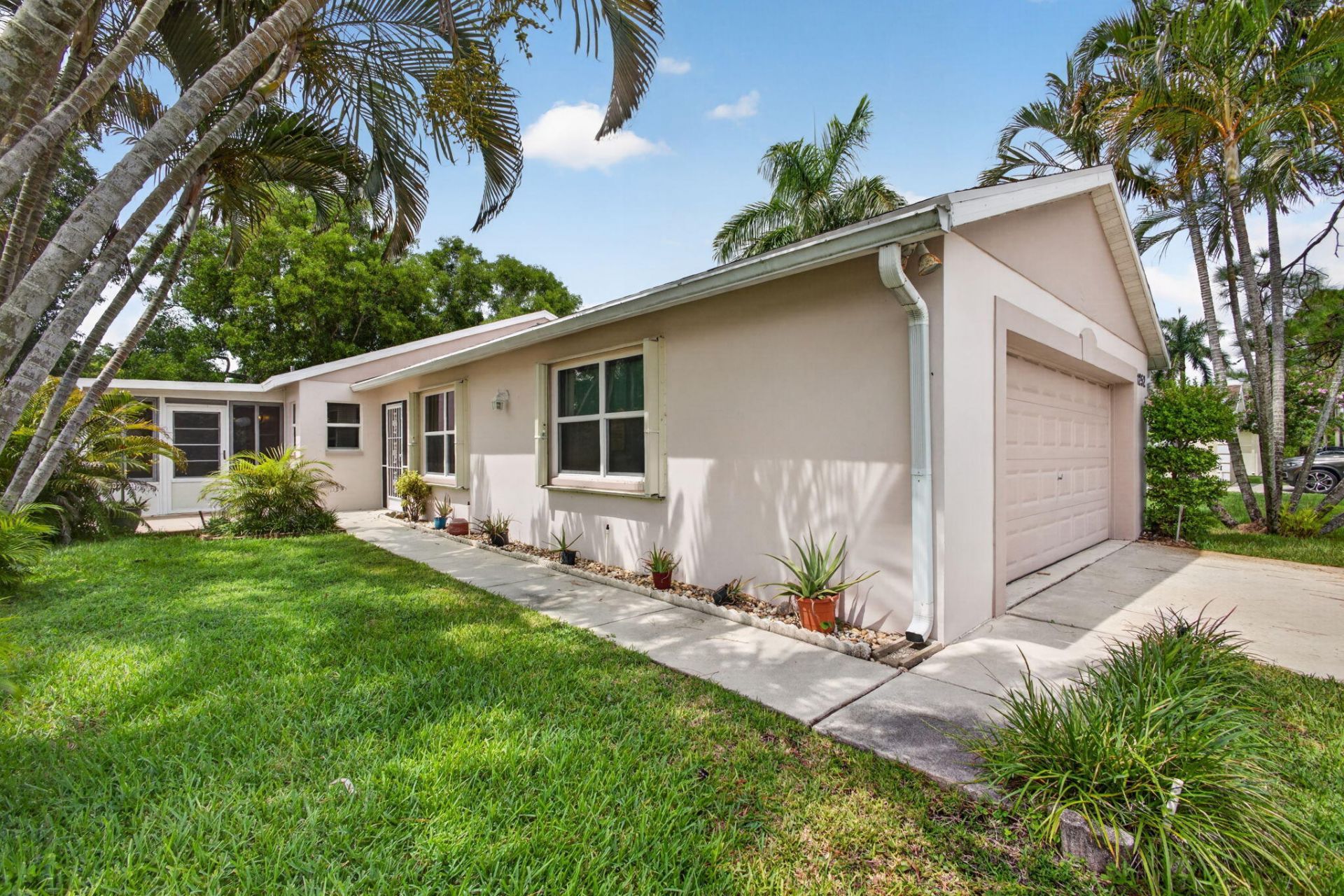 1252 Pine Sage Circle, West Palm Beach, FL 33409 Photo