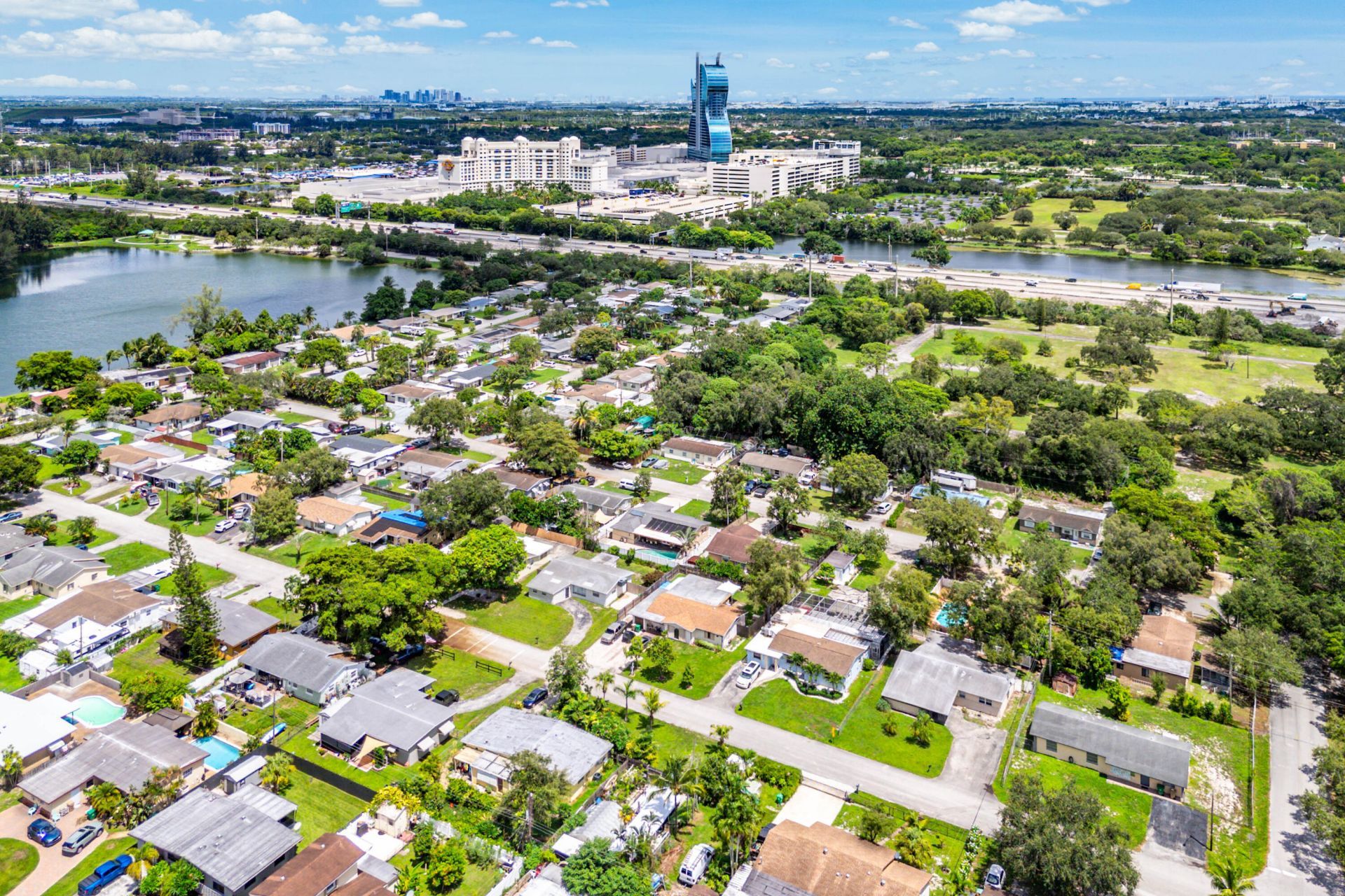 5811 SW 53rd Terrace, Davie, FL 33314 Photo