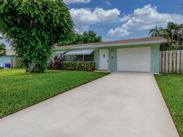 2038 SE Monroe Street, Stuart, FL 34997