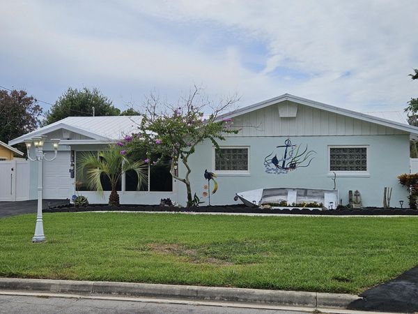 807 GRANDVIEW Boulevard, Fort Pierce, FL 34982